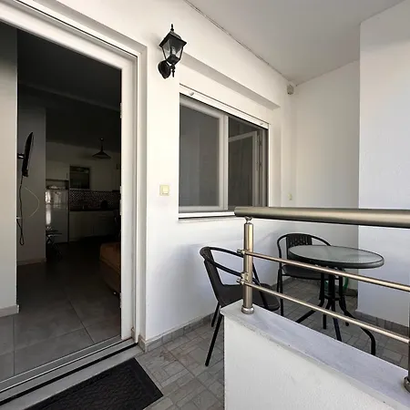 Holiday home къща с четири спални двор с барбекю *